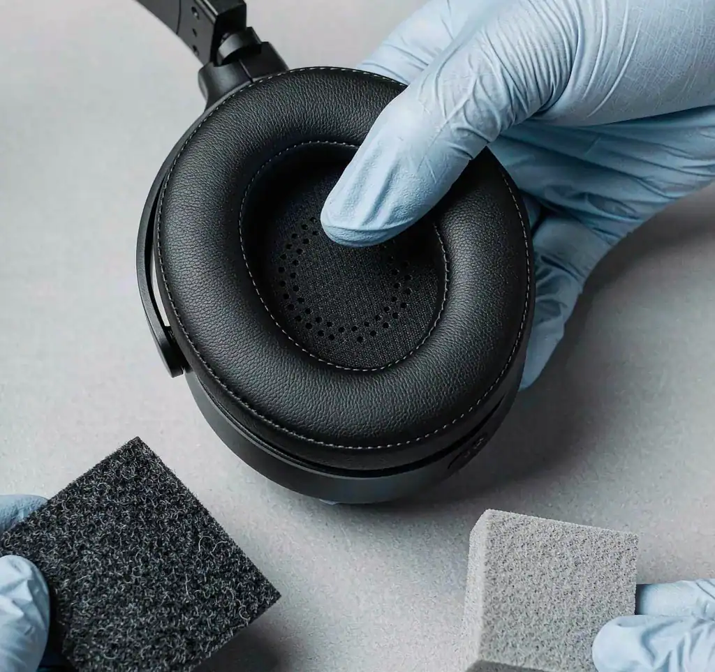 How Earpad Materials Impact Headphone Return Rates